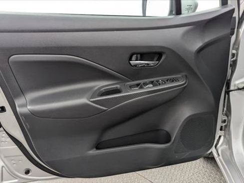Used 2025 Nissan Versa SV FWD image 13