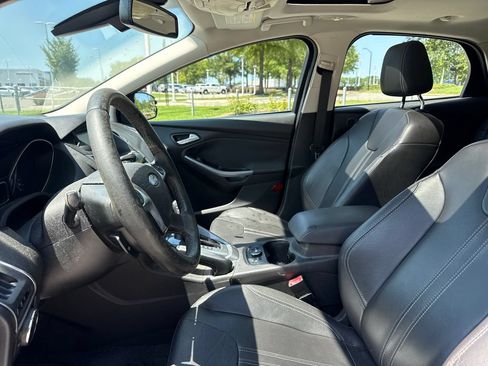 Used 2012 Ford Focus Titanium FWD image 12