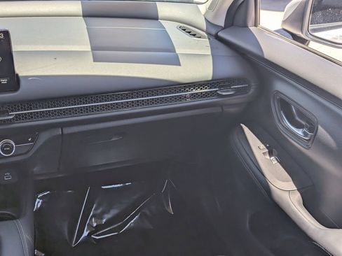Certified 2025 Honda HR-V EX-L image 15