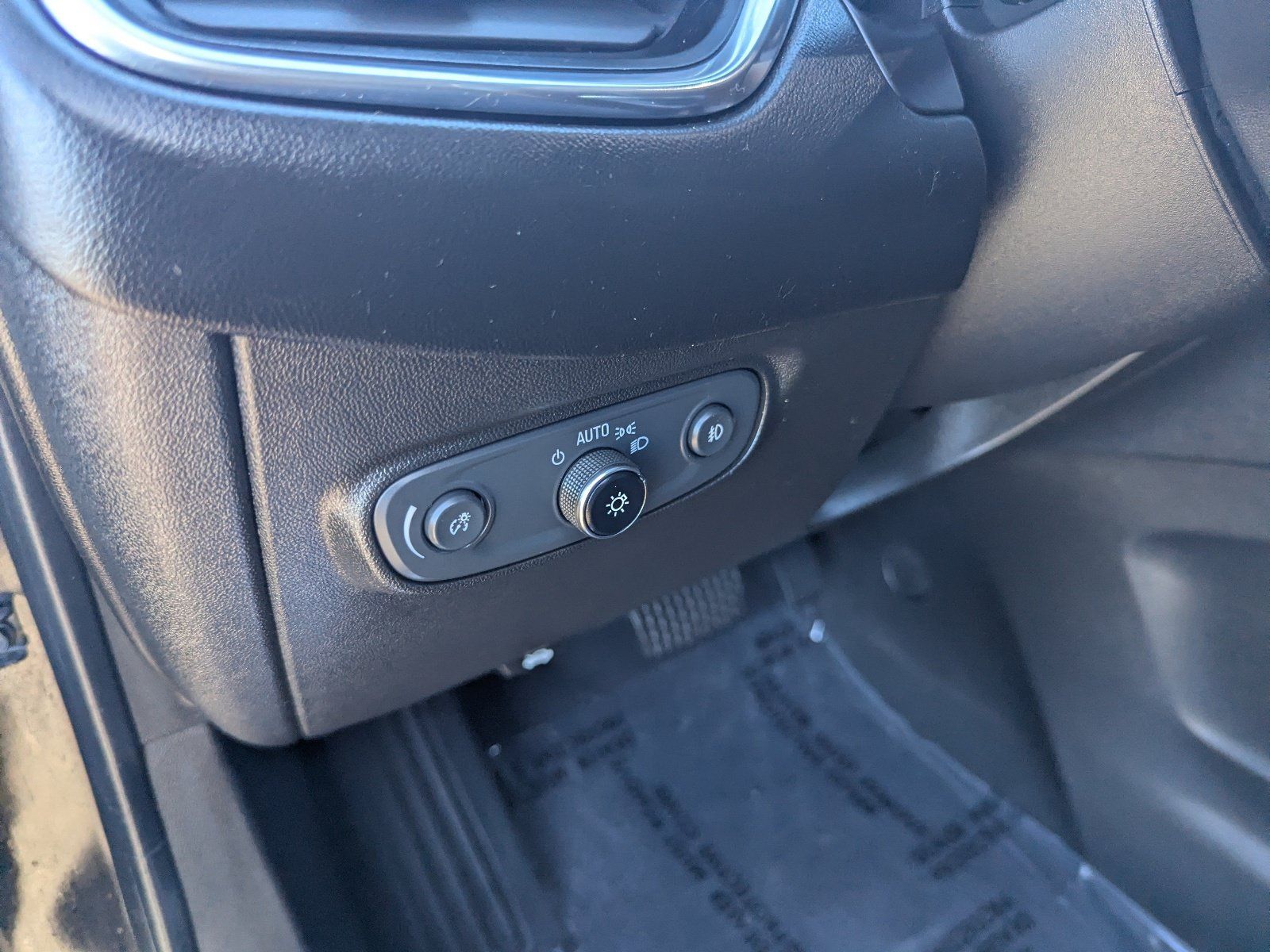 Used 2021 Chevrolet Equinox Premier FWD image 22