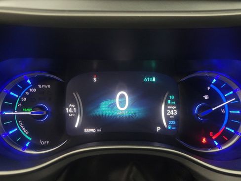 Used 2018 Chrysler Pacifica Touring-L image 23