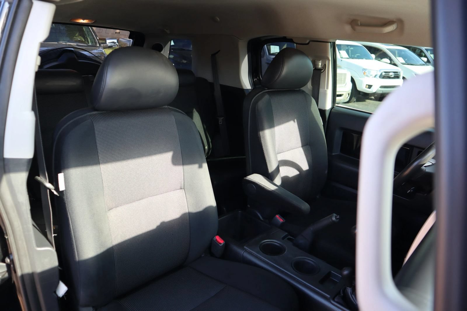 Used 2007 Toyota FJ Cruiser 4WD w/ Upgrade Pkg 1 image 16
