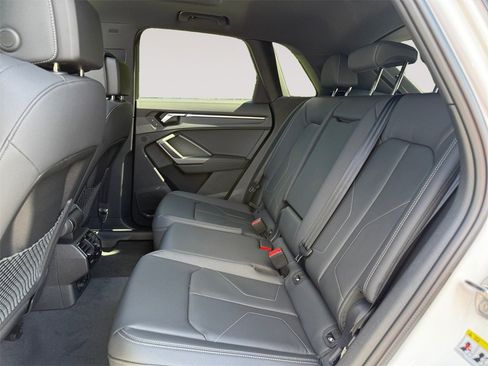 New 2025 Audi Q3 2.0T Premium image 13