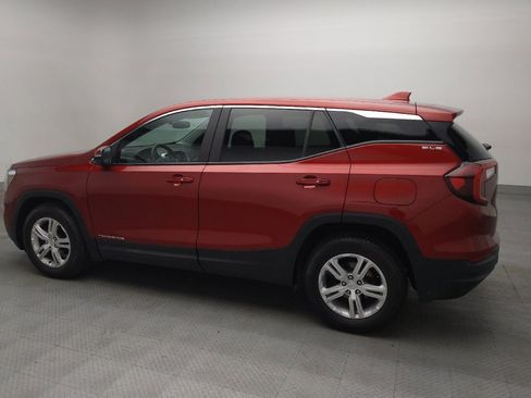 Used 2024 GMC Terrain SLE w/ LPO, Floor Liner Package FWD image 3
