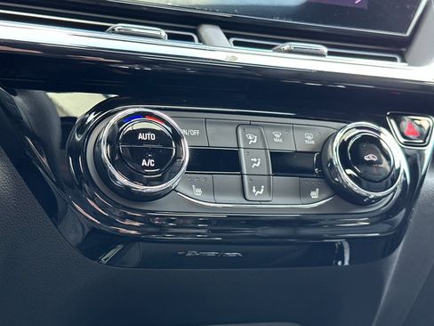 New 2026 Chevrolet Trax RS w/ Sunroof Package image 22