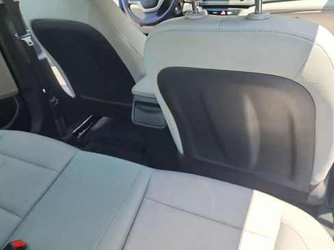 Used 2017 Hyundai Elantra SE image 25