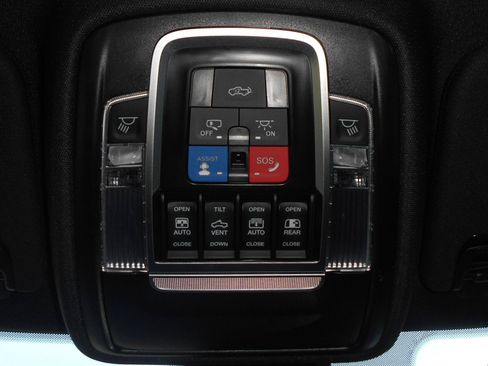 Used 2025 RAM 1500 Laramie w/ Sport Appearance Package AWD/4WD image 18