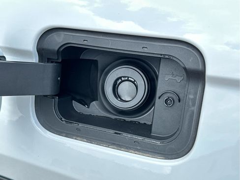 New 2025 Jeep Grand Cherokee Limited w/ Trailer Tow Package image 17