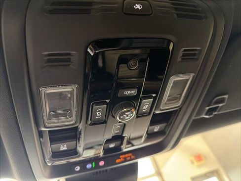 New 2026 Chevrolet Suburban High Country image 51