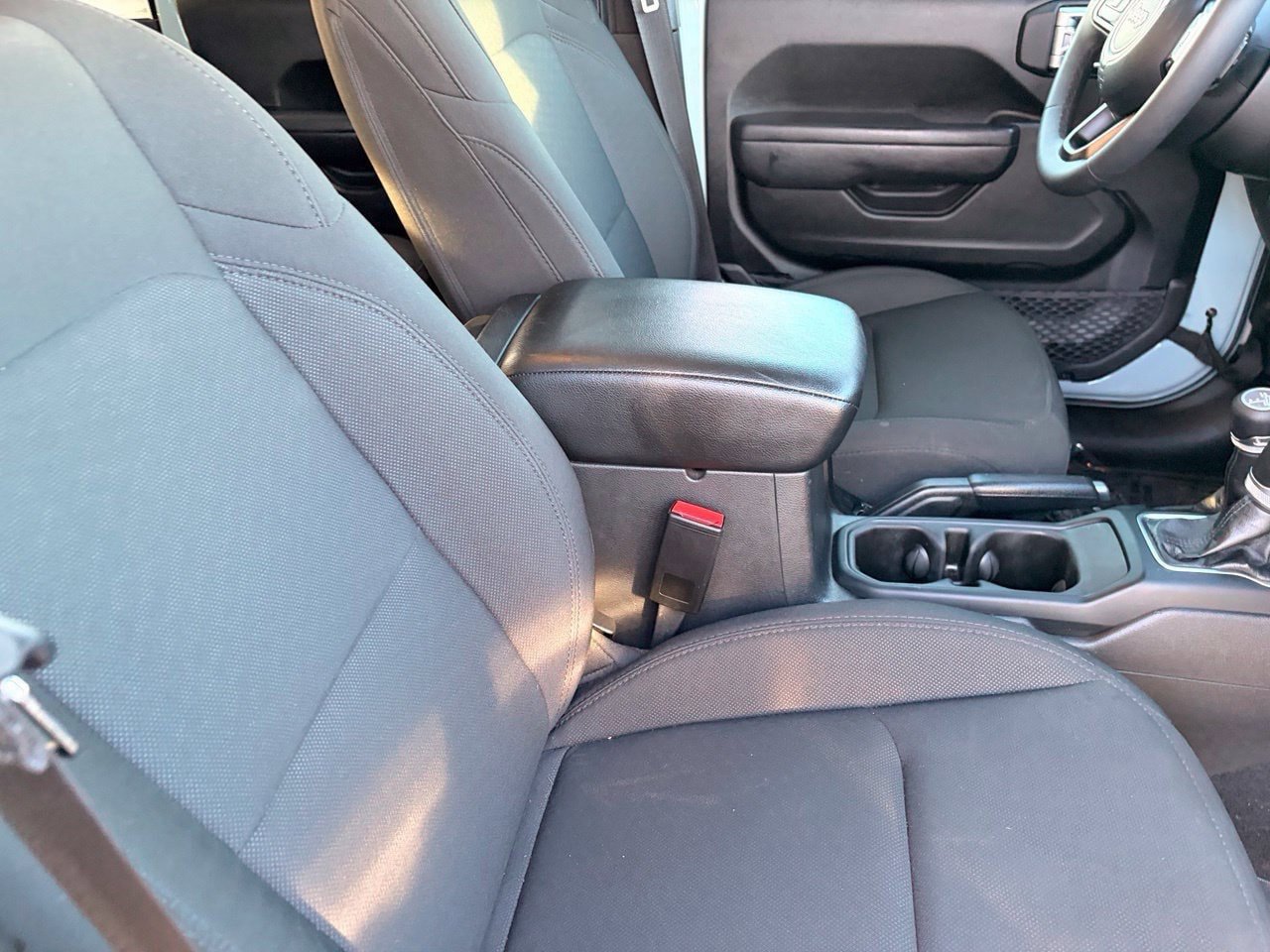 Used 2023 Jeep Wrangler Unlimited AWD/4WD image 29