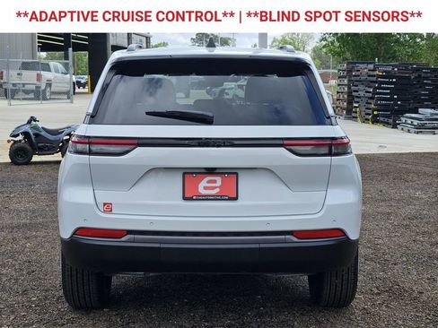 New 2026 Jeep Grand Cherokee Altitude RWD image 7