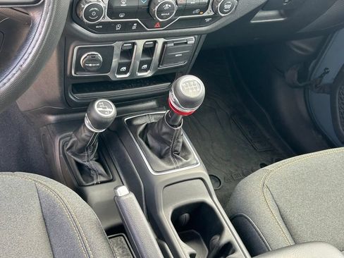 Used 2025 Jeep Wrangler Sport AWD/4WD image 19
