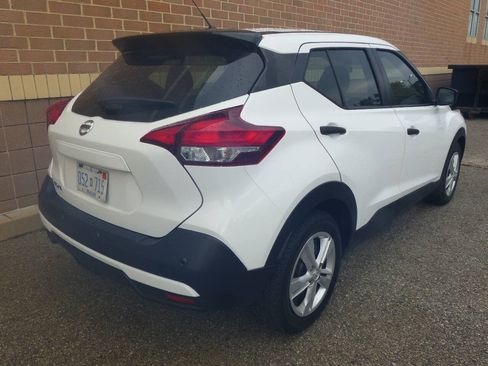 Used 2020 Nissan Kicks S FWD image 11