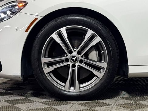 Used 2022 Mercedes-Benz E 350 4MATIC Sedan image 3
