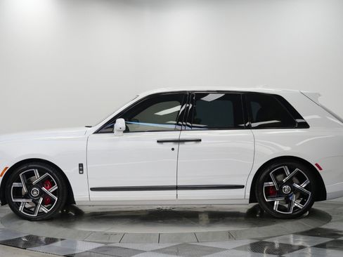 Used 2025 Rolls-Royce Cullinan Black Badge AWD/4WD image 6