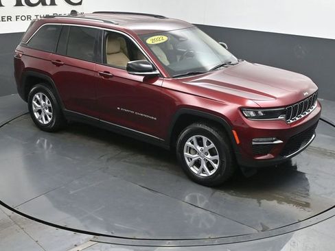 Used 2022 Jeep Grand Cherokee Limited w/ Luxury Tech Group II AWD/4WD image 49