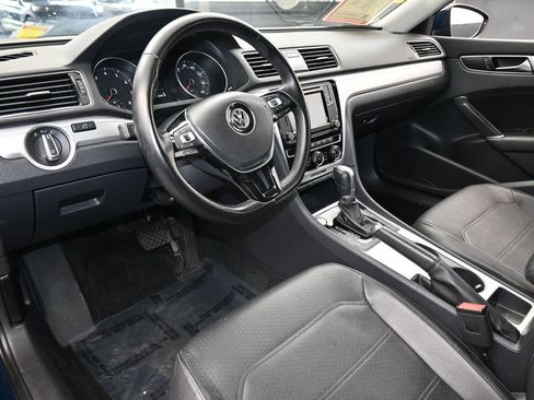 Used 2019 Volkswagen Passat 2.0T Wolfsburg image 13