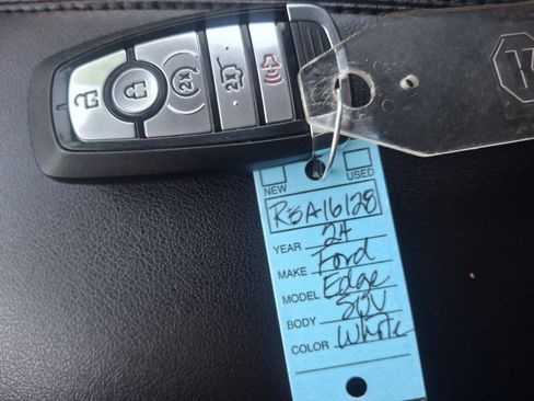 Used 2024 Ford Edge SEL w/ Convenience Package image 35