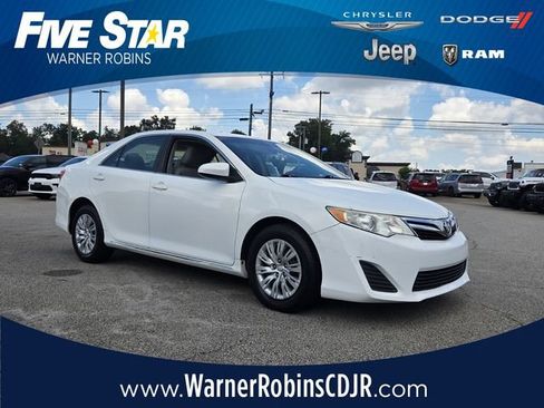 Used 2014 Toyota Camry LE FWD image 1