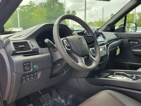 New 2025 Honda Ridgeline Black Edition image 14