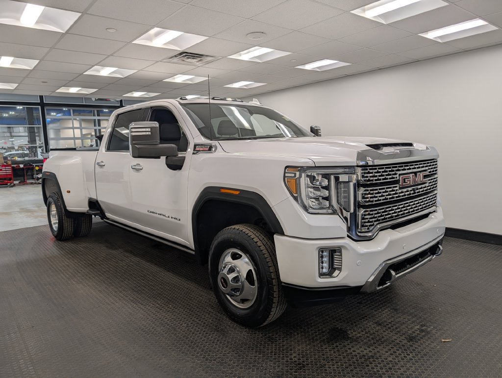Used 2021 GMC Sierra 3500 Denali w/ Denali Ultimate Package AWD/4WD image 3