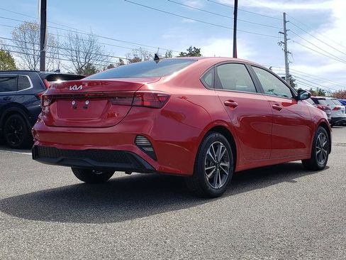 Certified 2023 Kia Forte LXS FWD image 4
