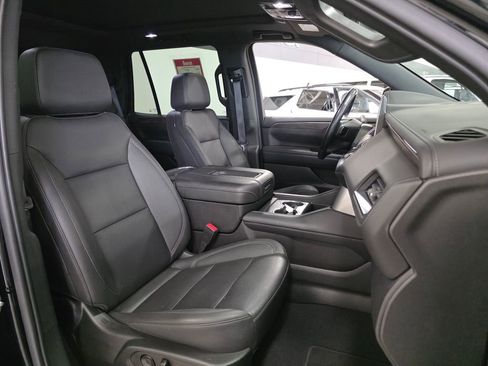 Used 2022 Chevrolet Tahoe Z71 w/ Luxury Package AWD/4WD image 14
