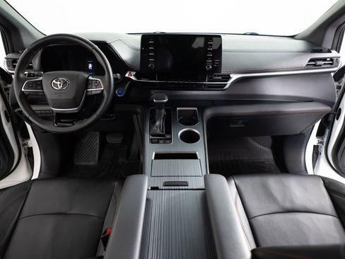 Used 2022 Toyota Sienna XSE AWD/4WD image 37