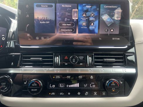 New 2026 Nissan Pathfinder SL FWD image 4