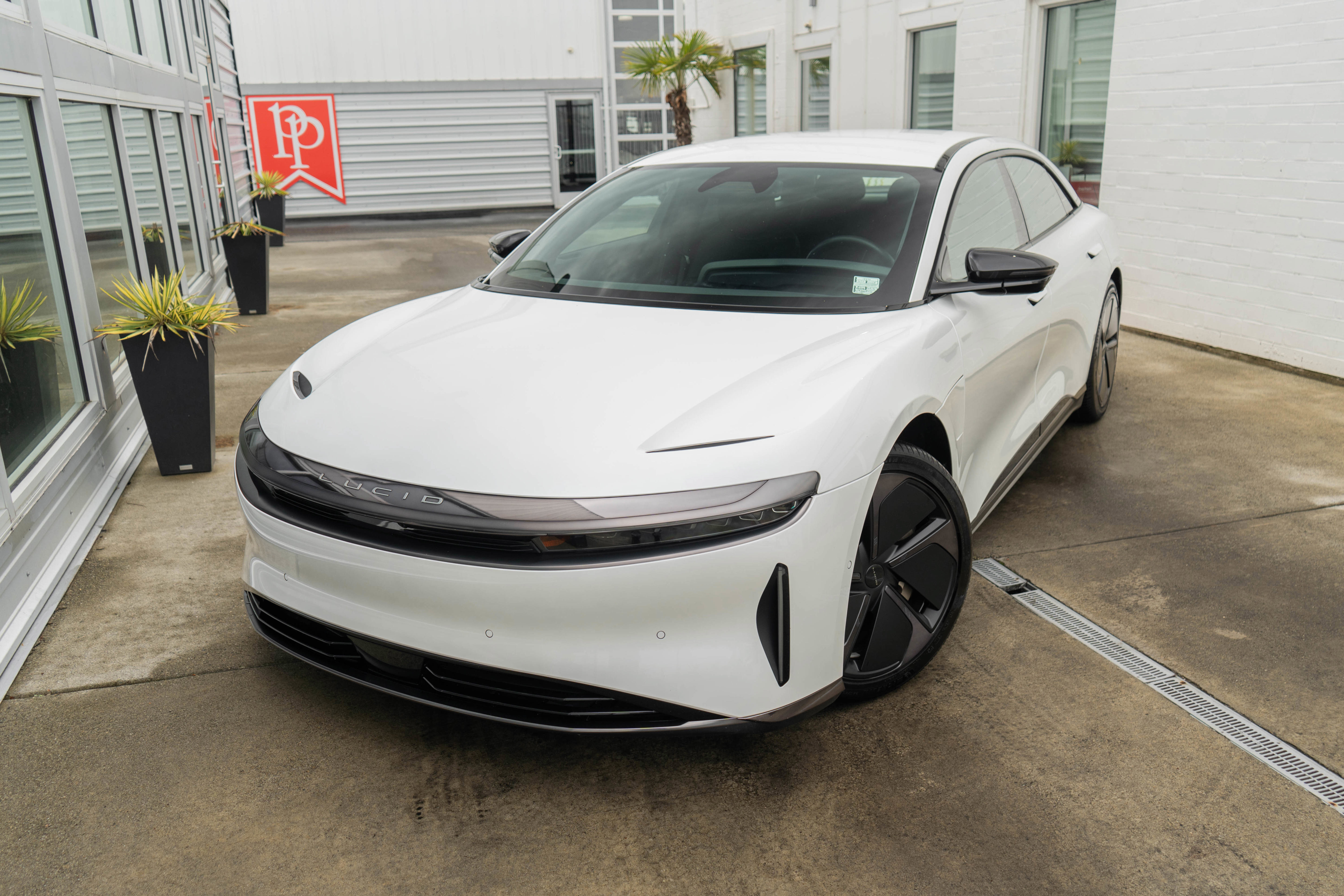 Used 2024 Lucid Air Touring AWD/4WD image 3