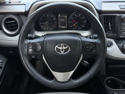 Used 2017 Toyota RAV4 XLE FWD image 13