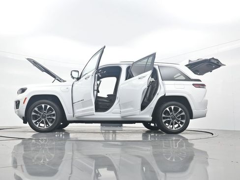 Used 2023 Jeep Grand Cherokee Overland image 46