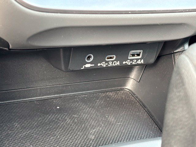 Used 2025 Subaru Crosstrek 2.5i Premium AWD/4WD image 16