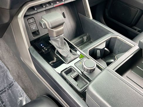 Used 2022 Toyota Tundra SR5 w/ SR5 Convenience Package image 16