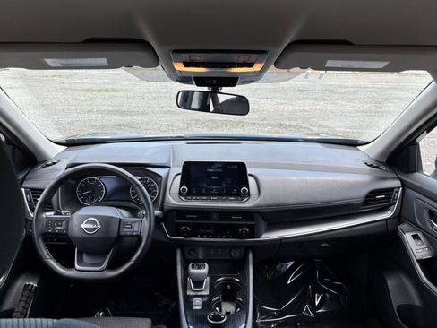 Used 2025 Nissan Rogue SV AWD/4WD image 31
