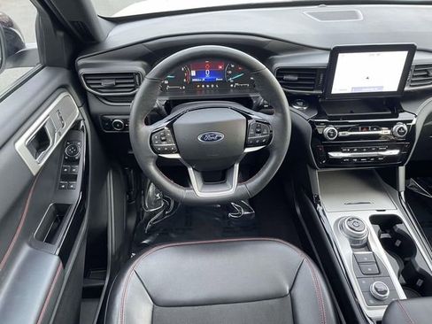 Used 2023 Ford Explorer ST-Line w/ Class IV Trailer Tow Package image 9