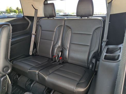 Certified 2019 GMC Acadia Denali AWD/4WD image 32