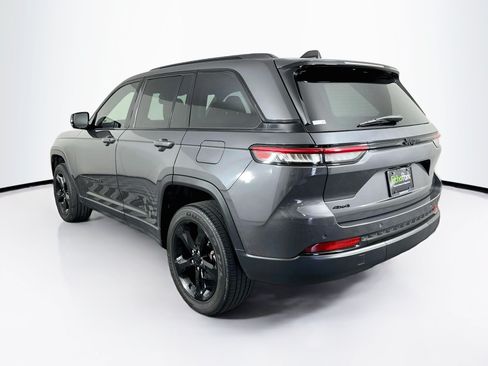 Used 2023 Jeep Grand Cherokee Altitude AWD/4WD image 5