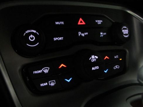 Used 2020 Dodge Challenger GT w/ Driver Convenience Group AWD/4WD image 27