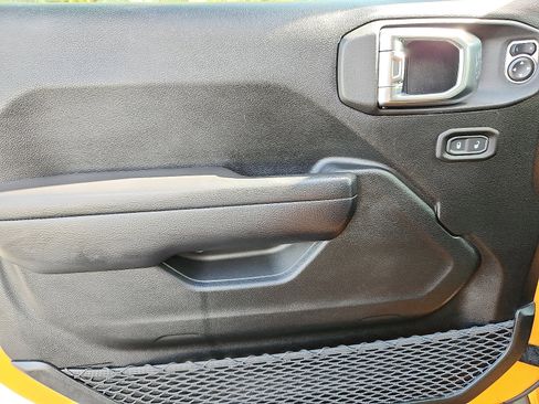 Certified 2021 Jeep Gladiator Sport image 12