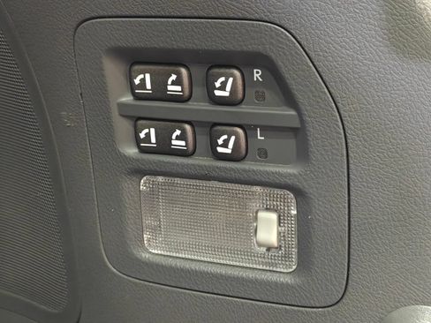 Used 2008 Lexus LX 570 4WD image 35