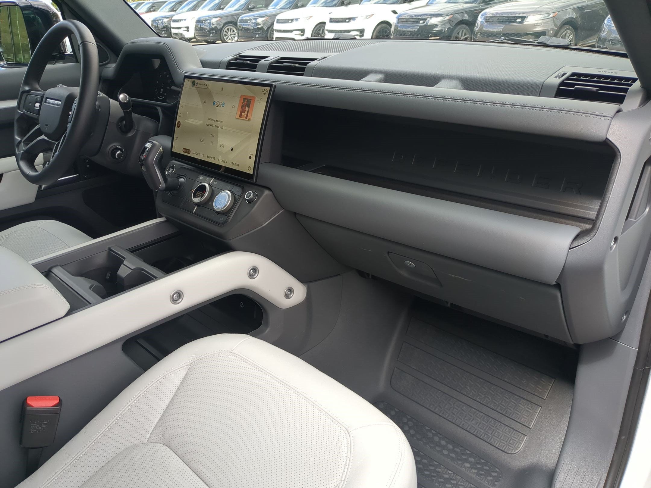 Used 2026 Land Rover Defender 110 X-Dynamic SE AWD/4WD image 34