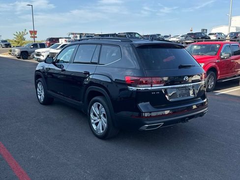 Used 2023 Volkswagen Atlas SE AWD/4WD image 2