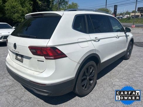 Used 2023 Volkswagen Tiguan SE w/ Panoramic Sunroof Package AWD/4WD image 3