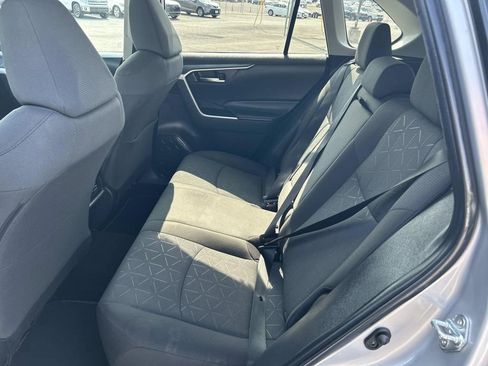 Used 2022 Toyota RAV4 XLE FWD image 20