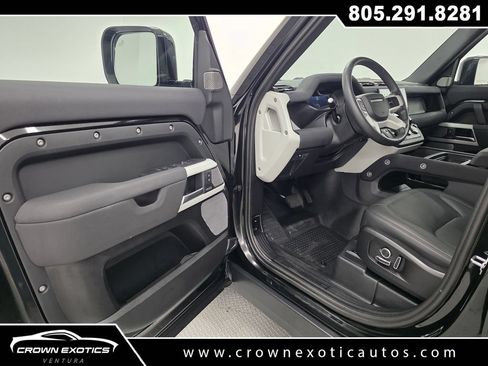 Used 2023 Land Rover Defender 130 SE AWD/4WD image 22