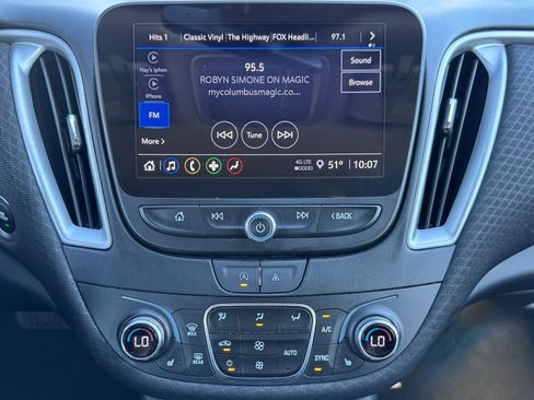 Used 2023 Chevrolet Malibu LT image 3