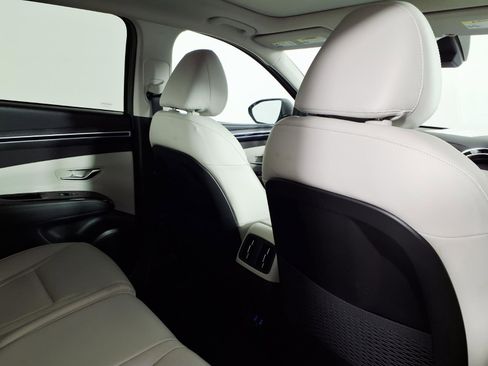 Certified 2024 Hyundai Tucson Limited FWD image 11