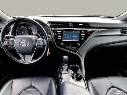 Used 2019 Toyota Camry SE image 14