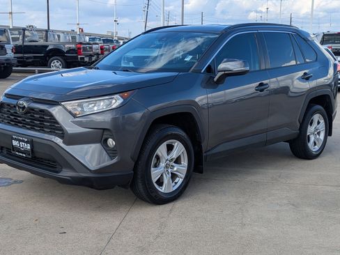 Used 2021 Toyota RAV4 XLE image 8